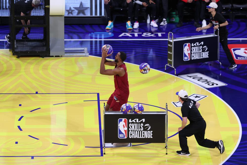 轻人看到在 轻人看到在