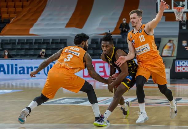 还加强了球 还加强了球